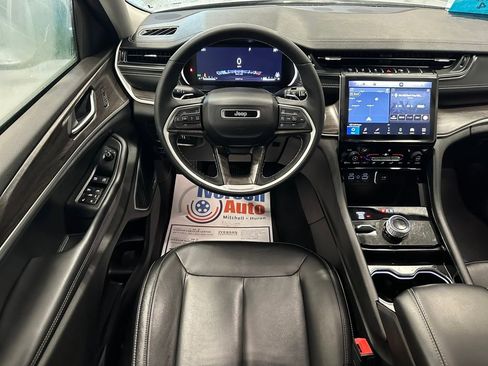 Used 2023 Jeep Grand Cherokee L Limited AWD/4WD image 26
