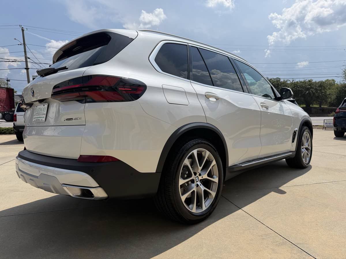 Used 2026 BMW X5 xDrive40i AWD/4WD image 6