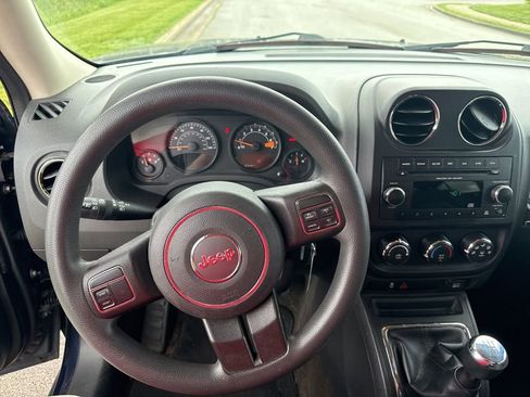 Used 2014 Jeep Patriot Sport w/ Power Value Group AWD/4WD image 7