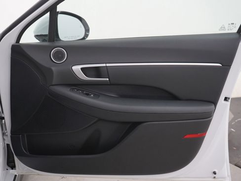 Certified 2025 Hyundai Sonata SEL FWD image 9