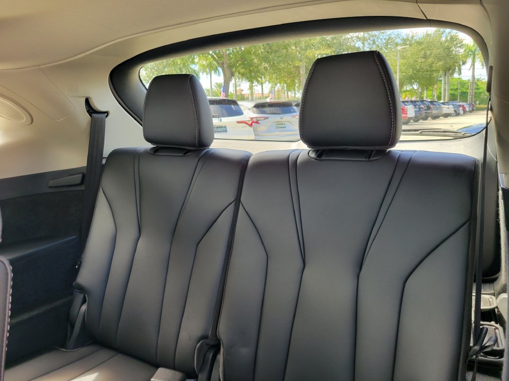 Certified 2025 Acura MDX w/ Technology Package FWD image 14