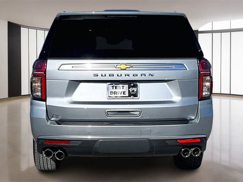 Used 2024 Chevrolet Suburban High Country image 4