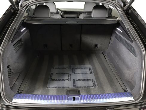 Used 2024 Audi Q8 Premium Plus image 21