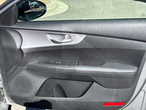 Used 2023 Kia Forte LXS w/ LXS Technology Package FWD image 14