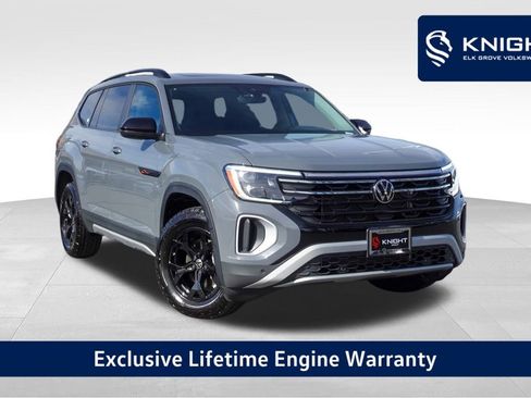 Used 2025 Volkswagen Atlas Peak Edition SE image 1