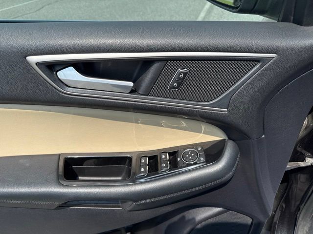 Used 2019 Ford Edge SEL w/ Equipment Group 201A AWD/4WD image 19