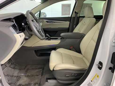 Used 2017 Cadillac XT5 Premium Luxury AWD/4WD image 13