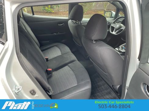 Used 2018 Nissan Leaf SV w/ SV Technology Package image 45
