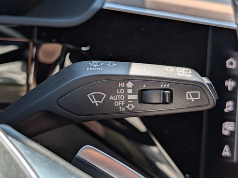 Used 2024 Audi Q8 e-tron Premium Plus w/ Premium Plus Package AWD/4WD image 30