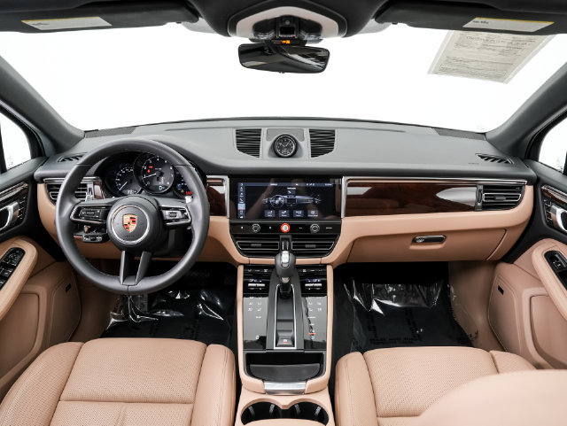 Certified 2026 Porsche Macan AWD/4WD image 23