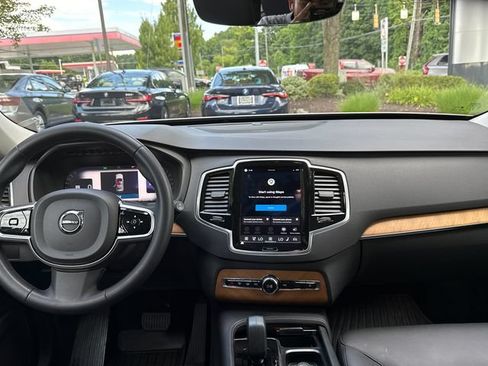 Used 2023 Volvo XC90 B6 Plus w/ Protection Package Premier AWD/4WD image 24