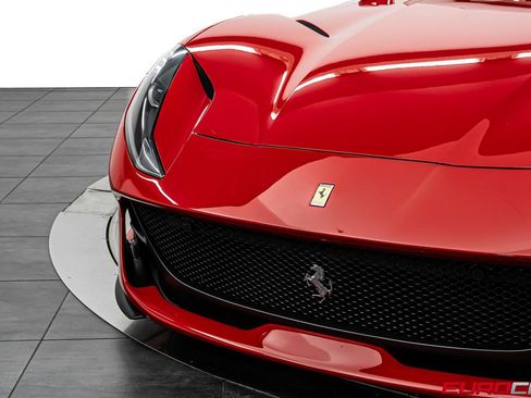 Used 2021 Ferrari 812 Superfast RWD image 11