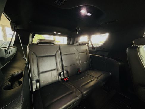 Used 2023 GMC Yukon XL SLT AWD/4WD image 40