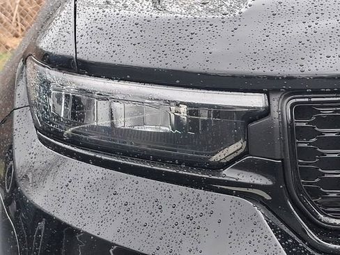 Used 2025 Jeep Grand Cherokee Altitude image 7