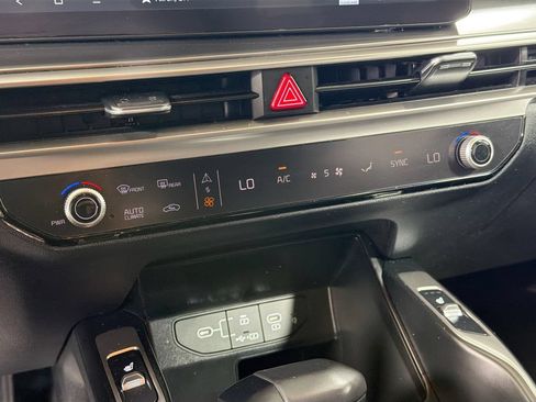 Used 2025 Kia Sorento S AWD/4WD image 17