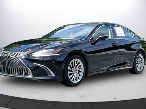 Used 2019 Lexus ES 300h w/ Accessory Package 2 FWD image 4