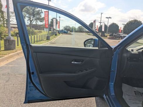 Used 2025 Nissan Sentra SV image 11