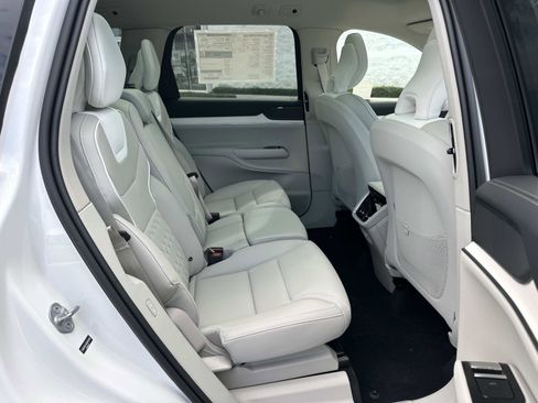 New 2025 Volvo EX90 Ultra w/ Protection Package Premier image 20