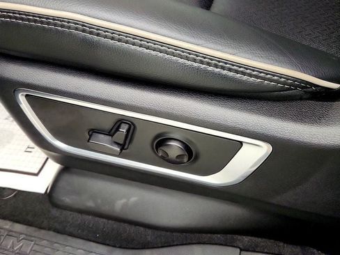 Used 2025 RAM 1500 Laramie w/ Night Edition AWD/4WD image 11