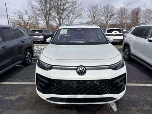New 2026 Volkswagen Tiguan SEL R-Line AWD/4WD image 2