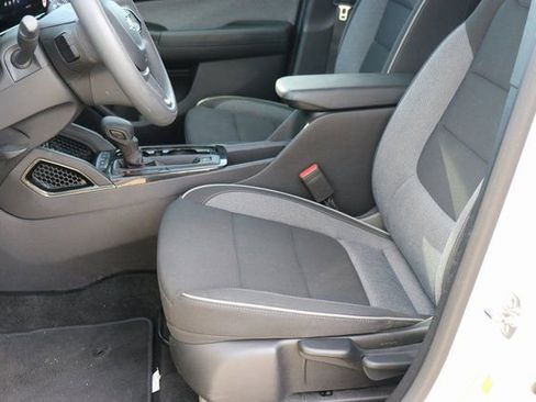 Used 2025 Chevrolet TrailBlazer LT image 16