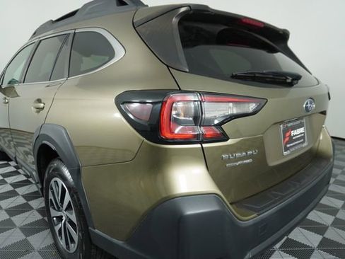Used 2023 Subaru Outback Premium image 12