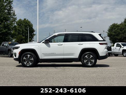 Used 2022 Jeep Grand Cherokee Limited 4xe w/ Luxury Tech Group II AWD/4WD image 4