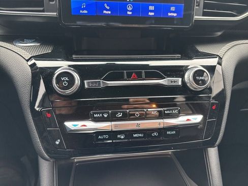 Used 2024 Ford Explorer ST-Line w/ Class IV Trailer Tow Package image 14