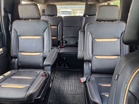 Used 2024 GMC Yukon XL AT4 w/ Technology Package AWD/4WD image 25