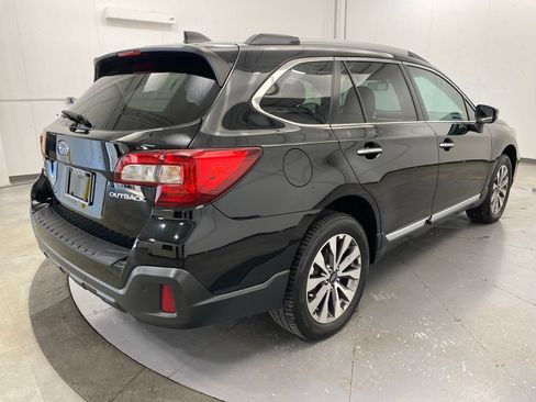Used 2018 Subaru Outback 2.5i Touring w/ Popular Package #3 AWD/4WD image 7