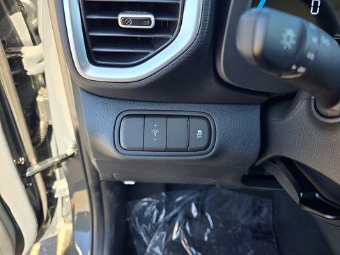 New 2026 Hyundai Venue SEL image 17