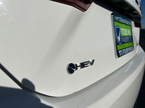 Used 2025 Toyota Camry SE image 32