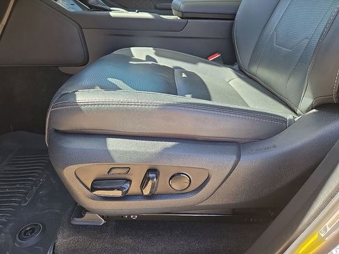 Used 2024 Lexus GX 550 w/ Accessory Package (Z1) AWD/4WD image 26