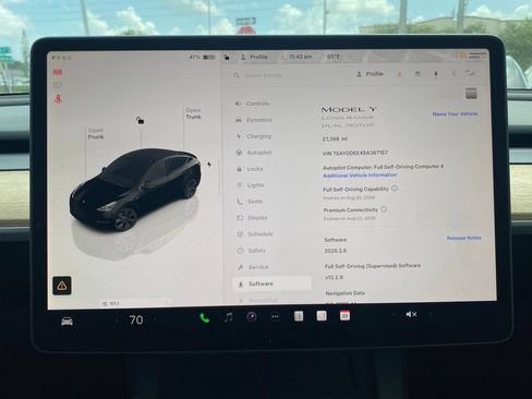 Used 2025 Tesla Model Y Long Range AWD/4WD image 2