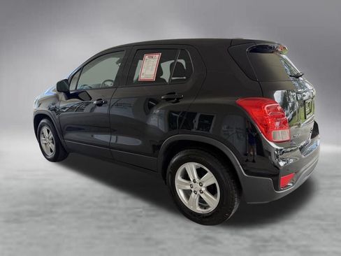 Used 2020 Chevrolet Trax LS w/ Tint and Cruise Package FWD image 4