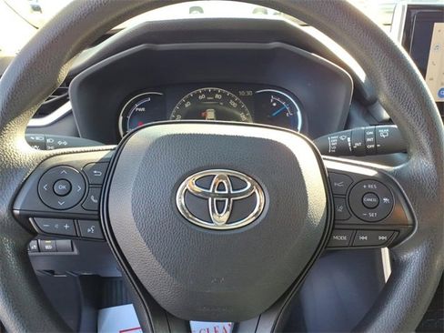 Used 2025 Toyota RAV4 XLE image 25