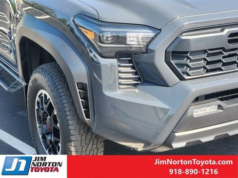 Used 2024 Toyota Tacoma TRD Off-Road AWD/4WD image 10