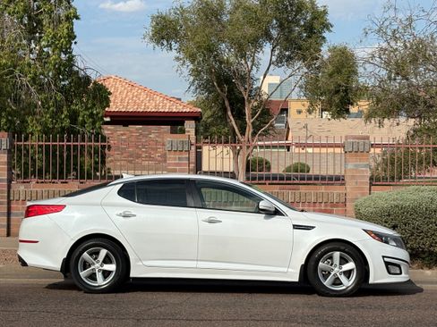 Used 2015 Kia Optima LX FWD image 9