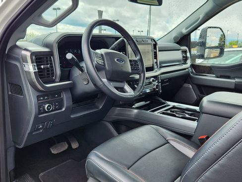 Used 2024 Ford F250 Lariat w/ Sport Appearance Package AWD/4WD image 8