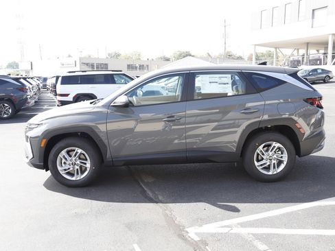 New 2026 Hyundai Tucson SE image 7