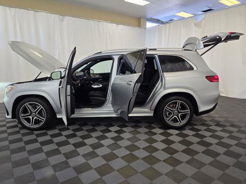 Used 2024 Mercedes-Benz GLS 450 4MATIC image 12