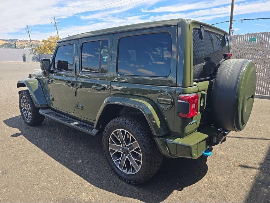 Used 2024 Jeep Wrangler High Altitude AWD/4WD image 6