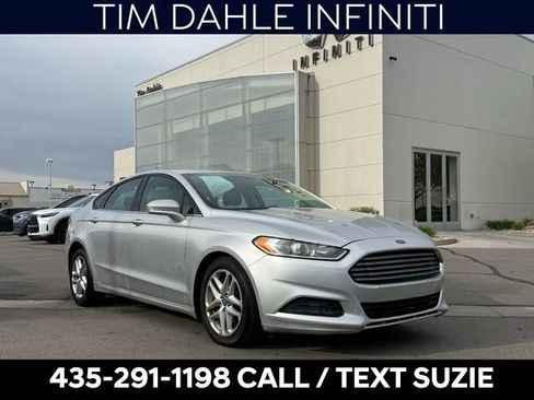Used 2013 Ford Fusion SE image 1