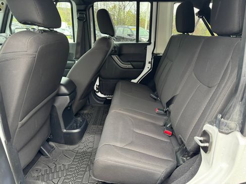 Used 2017 Jeep Wrangler Unlimited Sport w/ Quick Order Package 23S AWD/4WD image 10