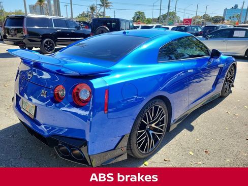 Used 2024 Nissan GT-R Premium w/ Floor Mat Package AWD/4WD image 8