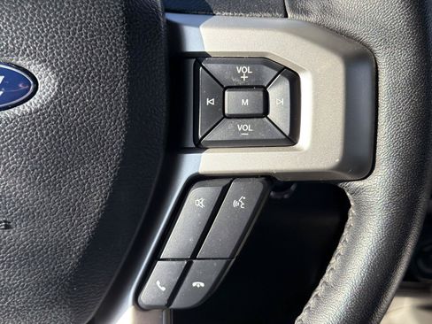 Used 2020 Ford F150 Lariat w/ Equipment Group 502A Luxury AWD/4WD image 16
