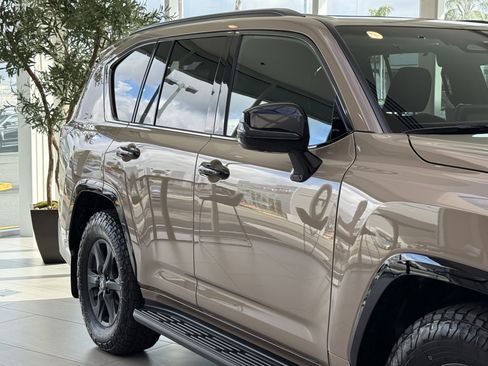 New 2026 Lexus LX 700h Overtrail AWD/4WD image 5