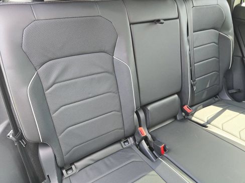 Used 2024 Volkswagen Tiguan SEL R-Line AWD/4WD image 33