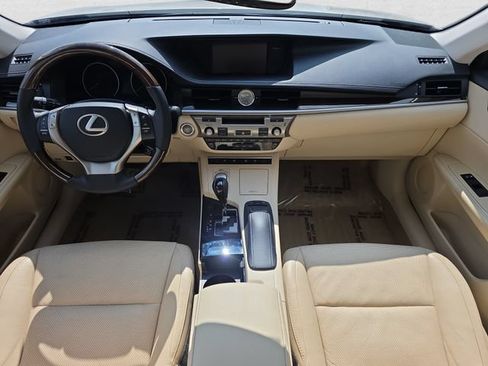 Used 2013 Lexus ES 350 w/ Luxury Pkg FWD image 9