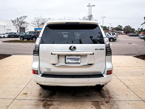 Used 2023 Lexus GX 460 Premium w/ Premium Package image 9